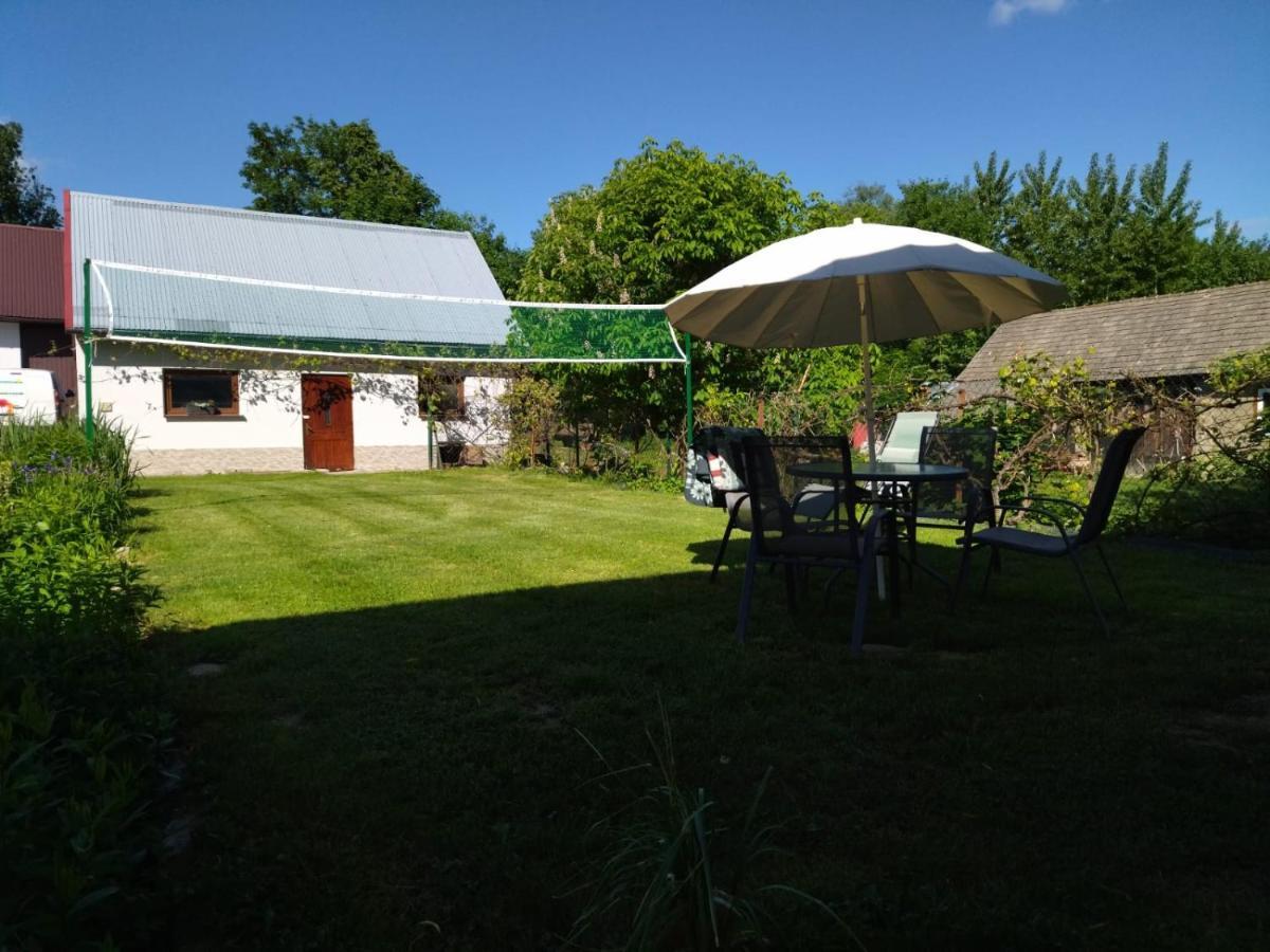 Gospodarstwo Agroturystyczne Borowkowy Bukiet Smakow Iwkowa Exterior photo